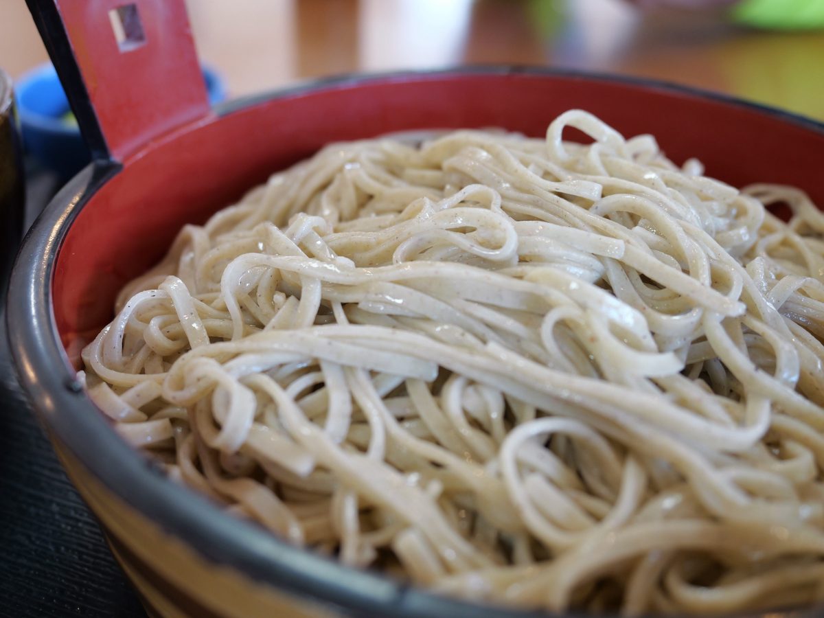 器に盛られた十割そば